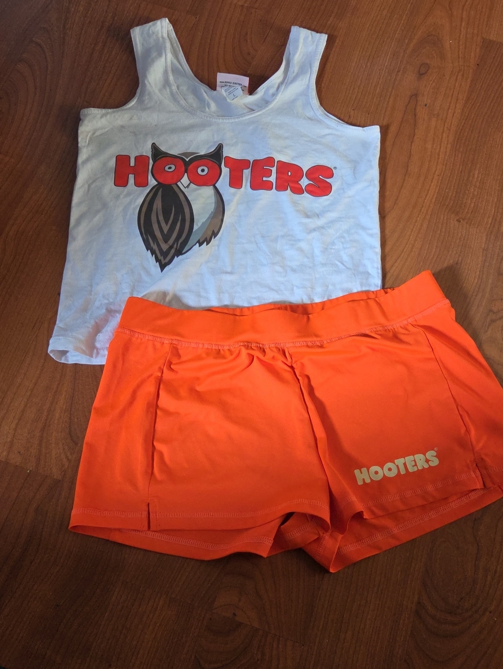 Hooters uniform set size large